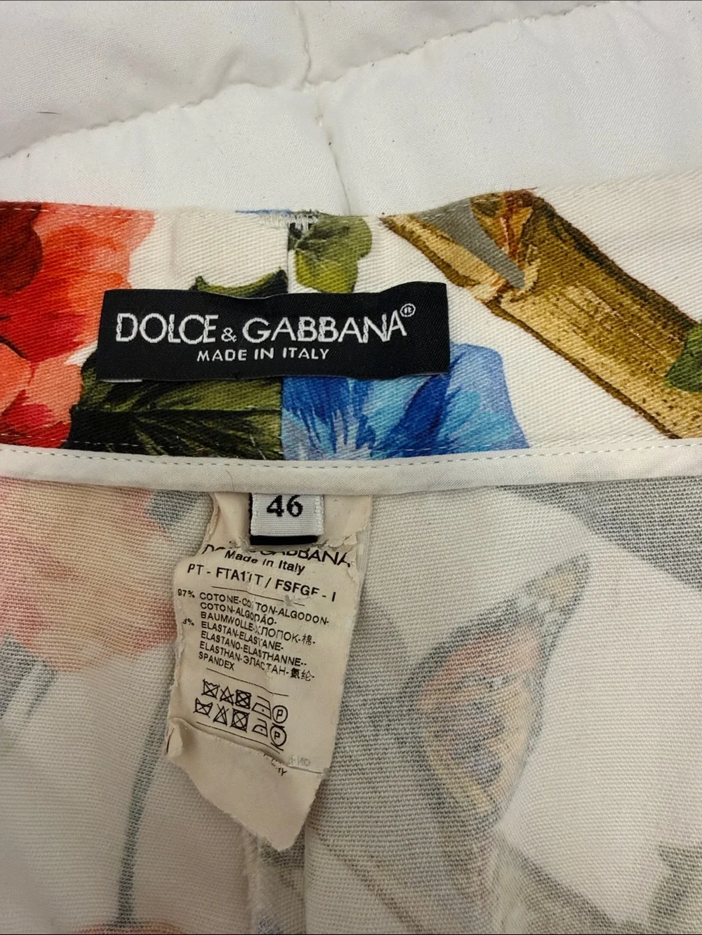 Dolce & Gabbana Floral Cropped Pants in White with Multicolor Blooms - Picture 2 of 4